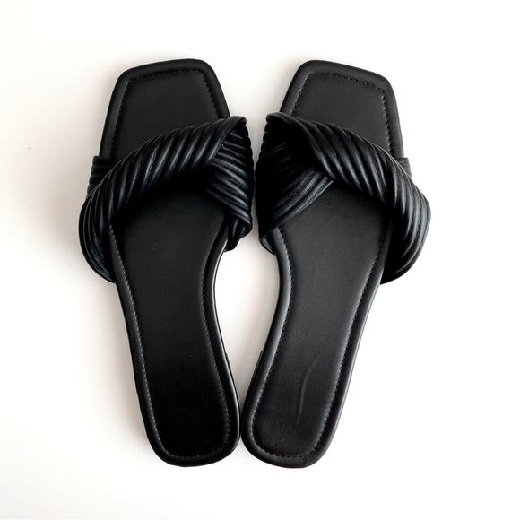 EUC Black Twist Slide Sandals - Picture 6 of 7